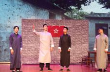 江西宜春职业技术学院为庆祝建党100周年创作的大型原创舞台剧《光耀宜春》精彩上演