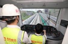 江西南昌地铁4号线正式进入试运行阶段，为年底开通运营取得“资质”条件