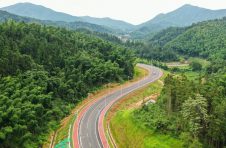 南昌农村公路总里程达10328公里，1169个建制村完成农村客运公交化改造