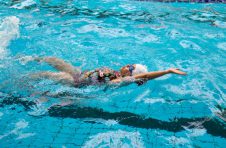 抚州市教体局开展“浪花工程”让4800余名学生接受免费游泳技能培训