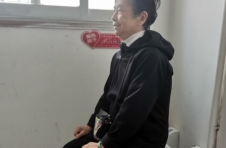 江西南昌东湖区：爱心楼道椅 温暖老人心