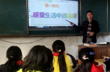 刘昭萍：一片痴心终不悔，只为桃李竞相开