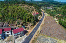 江西广昌千善乡：改造公路惠民生