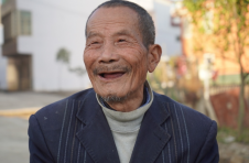 江西新余渝水区：“爱心老人”简海华