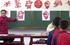 江西新余：剪纸献冬奥 摹绘小幸福