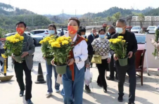 江西浮梁：祭扫无烟火 新风代旧俗