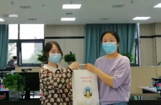 江西上饶发出首份免费“企业开办大礼包”