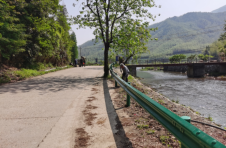 江西樟树：临水路系上“安全带”