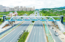 江西赣州：建好人行天桥 城市更有温度