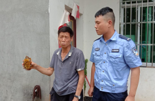 江西武宁：救助国家一级保护动物鹰嘴龟