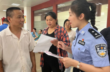 江西鹰潭余江区：挂牌服务送上门 群众满意乐开怀